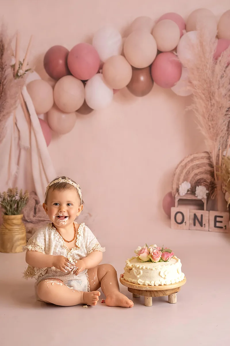 Geschwisterfoto mit Baby – liebevoller Moment