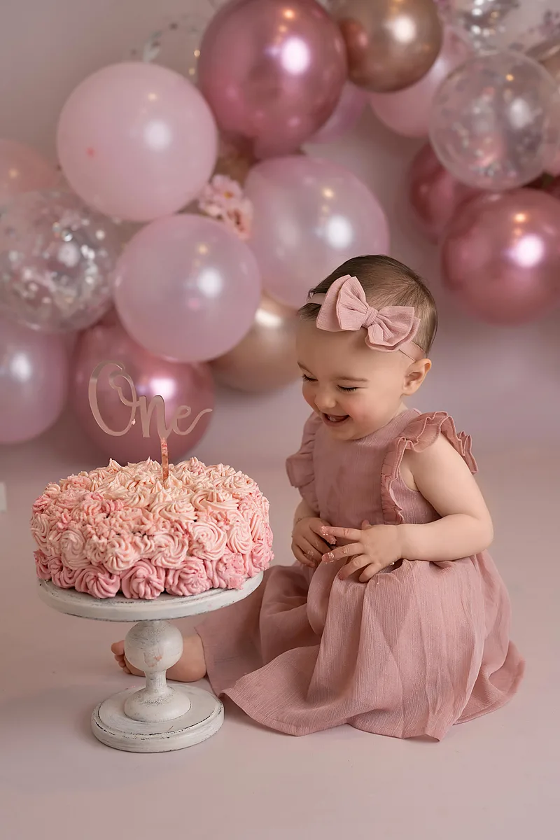 Babyfoto – selbstbewusster Blick in die Kamera