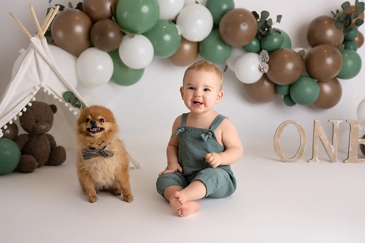 Baby-entdeckt-Welt