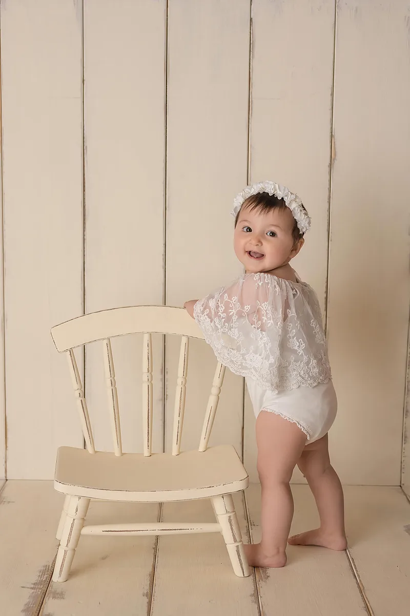 Babyporträt – herzliches Lachen im Studio