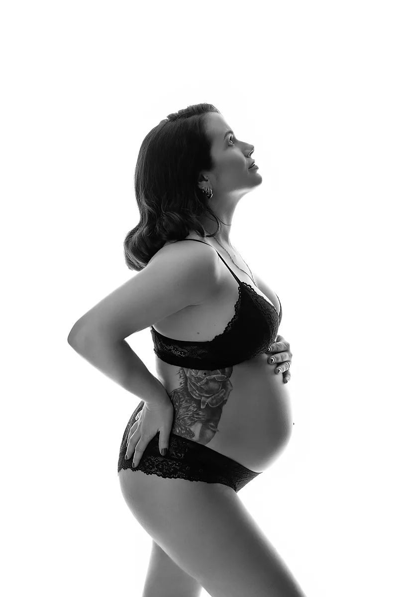 Babybauch-Seitenportrait
