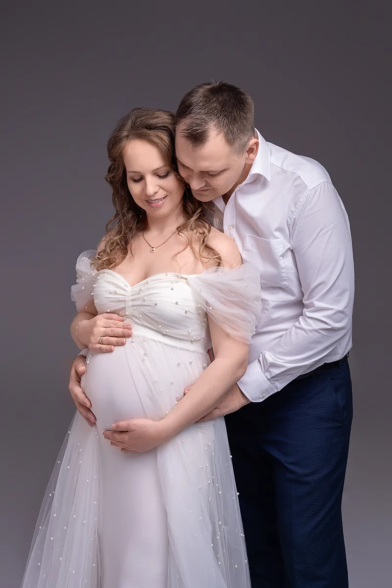 Babybauchshooting – sanfte, natürliche Farben