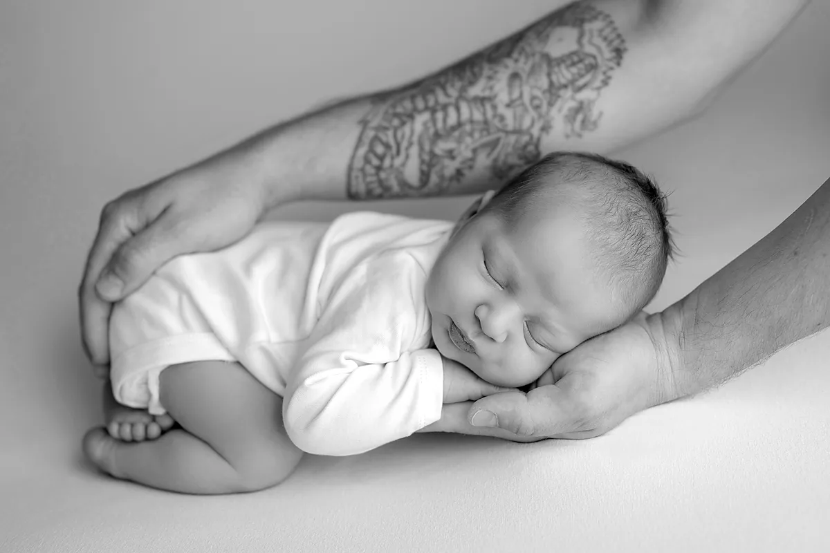 Newborn-Shooting – natürliche Studioatmosphäre